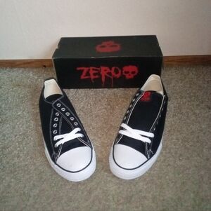 2003 Zero Skateboards Low Top Sneaker Shoes Mens Size 11 Limited Edition Rare